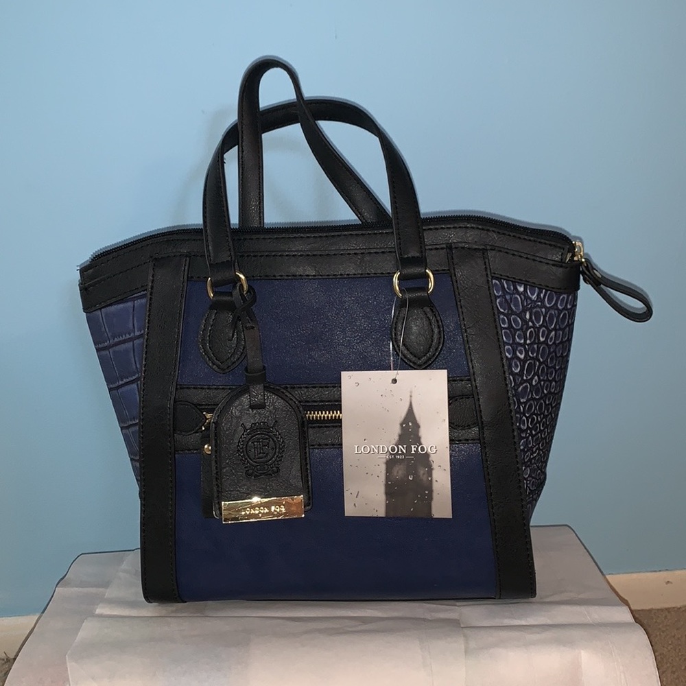 Navy purse with unique design